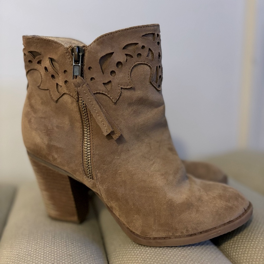 Not Rated Womens Ankle Boots Booties Brown Stacked Heels Side Zip Cutout 8.5